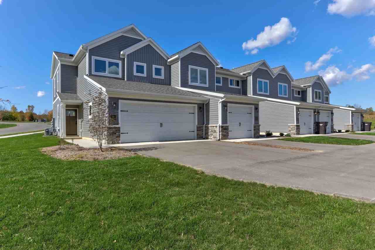 6103 Hanover Woods Dr - Photo 3 of 18