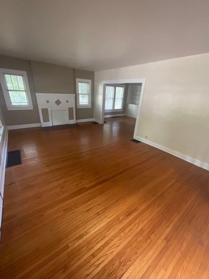 712 E Cottage Grove Ave - Photo 2 of 22