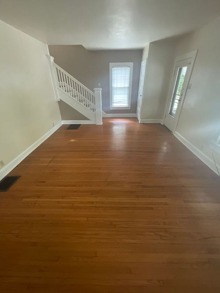 712 E Cottage Grove Ave - Photo 3 of 22