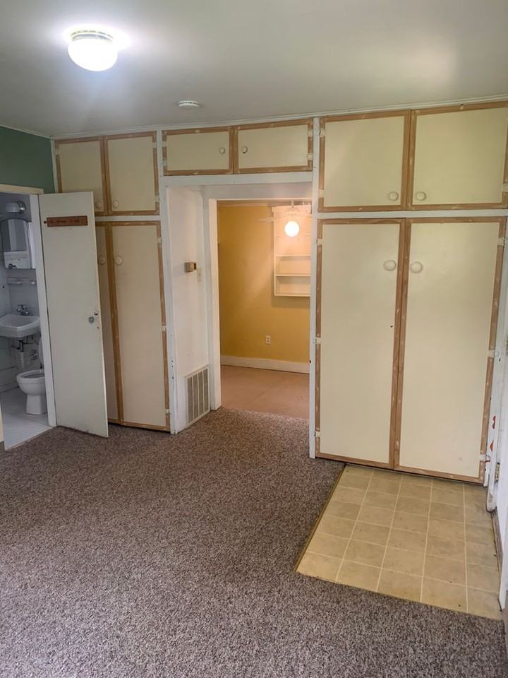 712 1/2 E Cottage Grove Ave - Photo 3 of 13