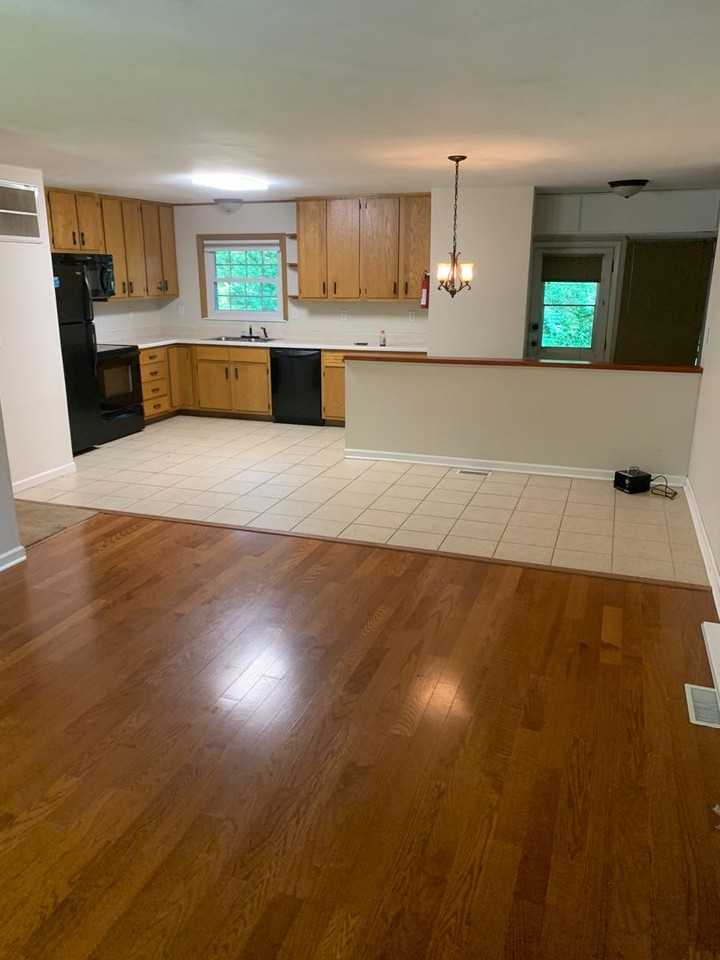 912 W Meadow Ln - Photo 2 of 20