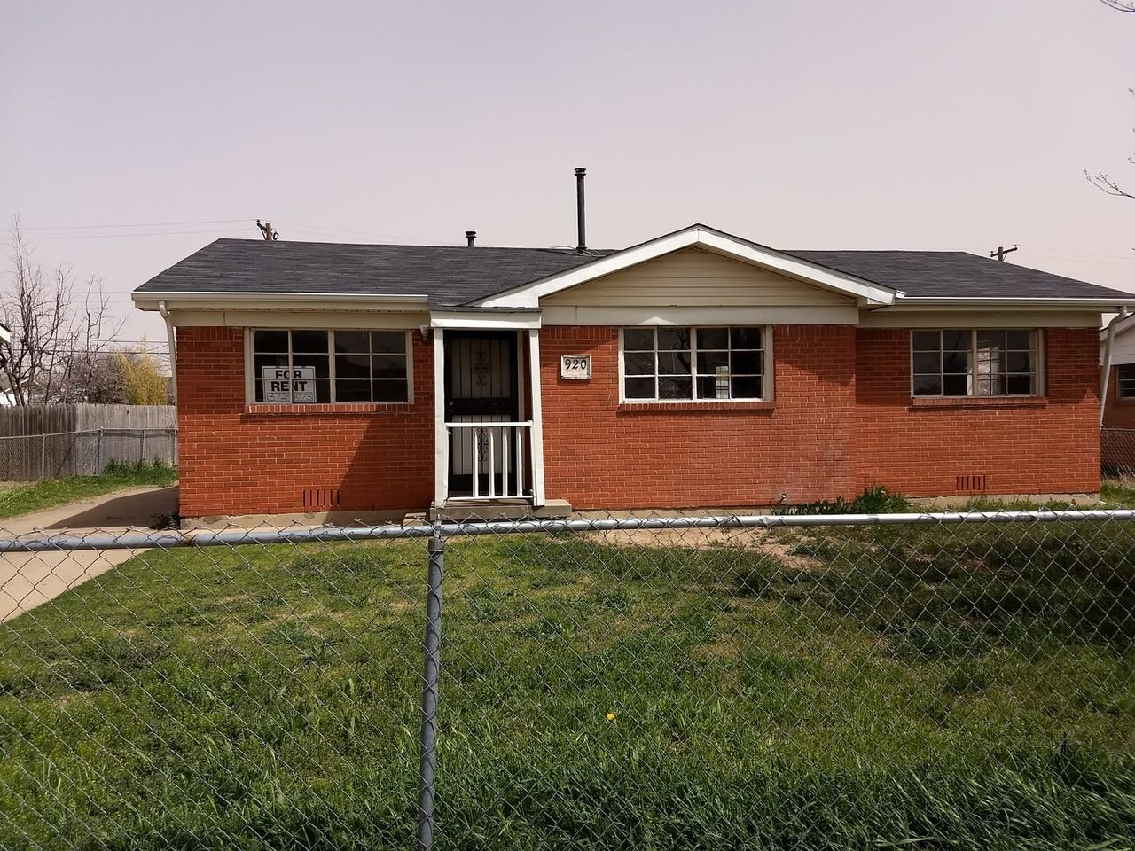 920 Gardenia St - Photo 2 of 21
