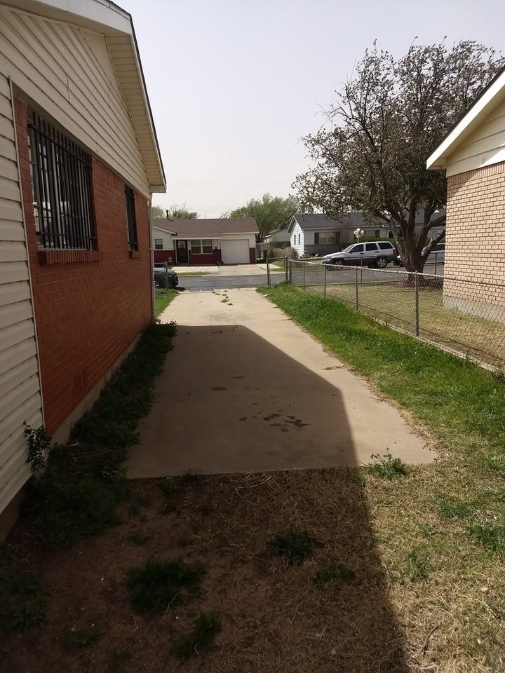 920 Gardenia St - Photo 4 of 21