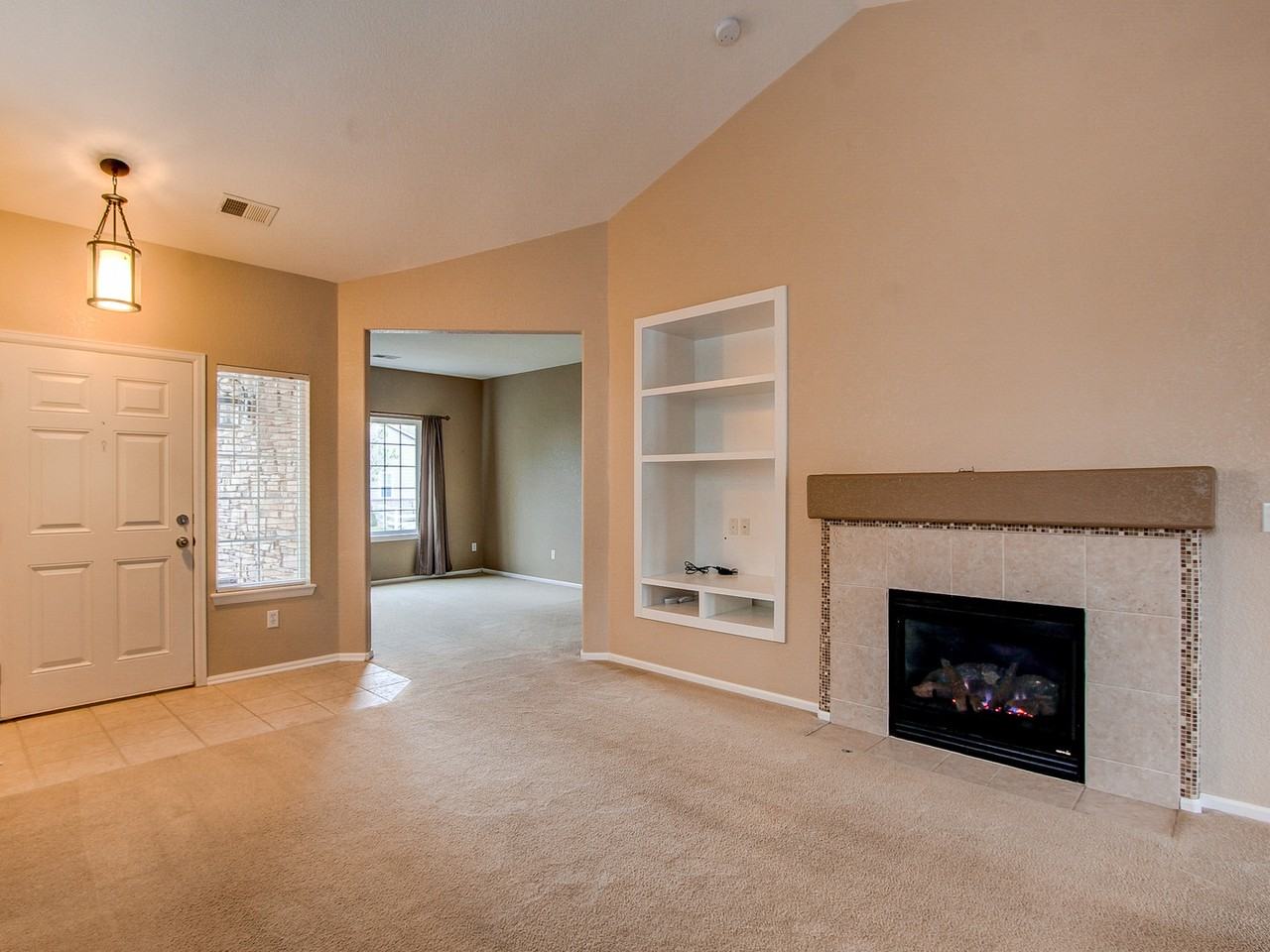 1231 S Flat Rock Cir - Photo 3 of 28