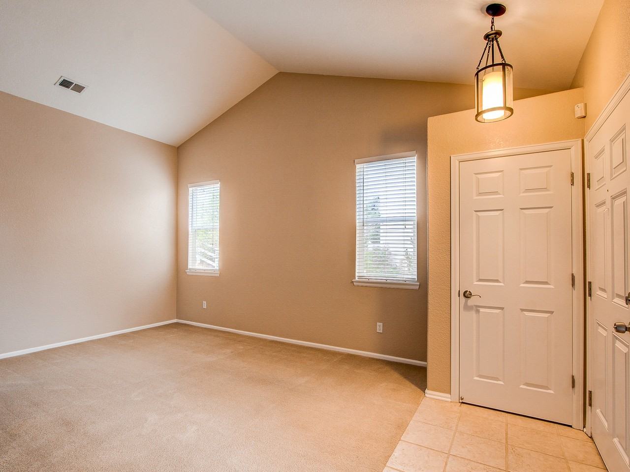 1231 S Flat Rock Cir - Photo 6 of 28