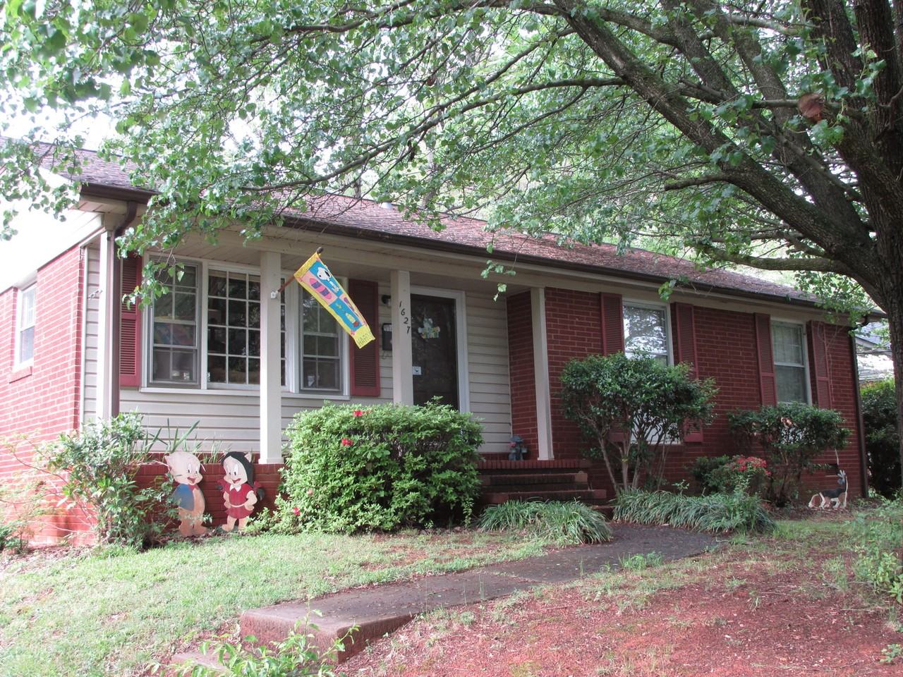 1627 Starbrook Dr - Photo 2 of 13