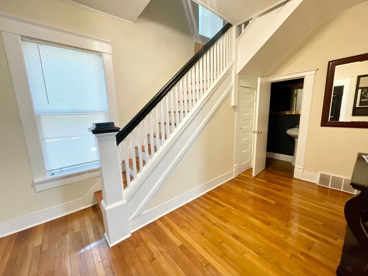 828 Laurens St - Photo 4 of 18