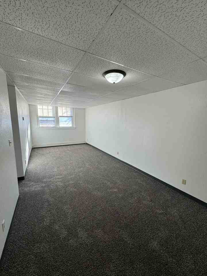 402 2nd Ave Nw #104 - Photo 2 of 8