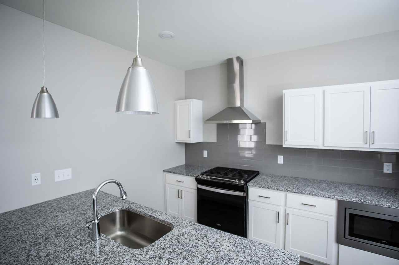 3194 Anisko Dr - Photo 3 of 18