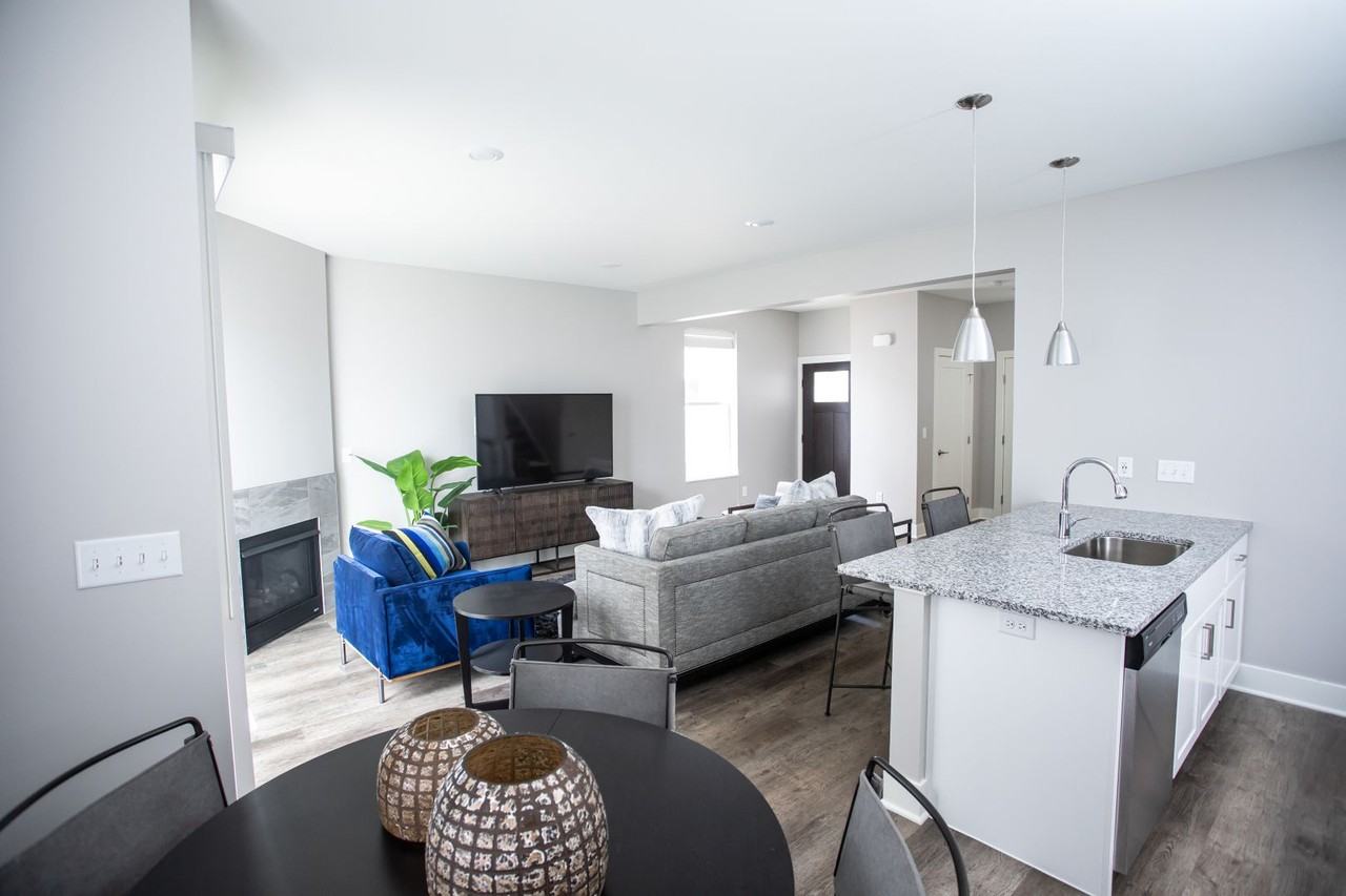 Evergreen Townhomes - Photo 7 of 75