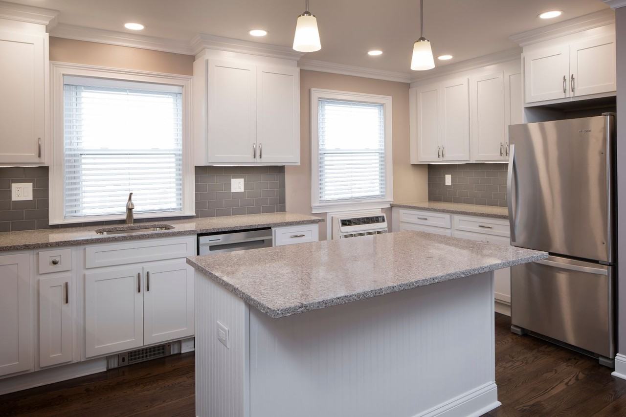 941 Clifton Ave - Photo 3 of 12