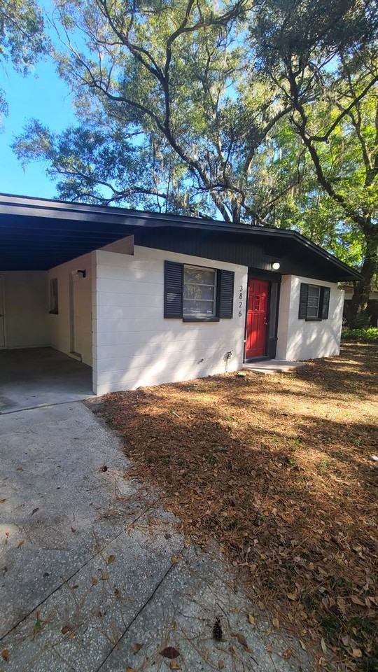 3826 Nw 14th Pl - Photo 3 of 50