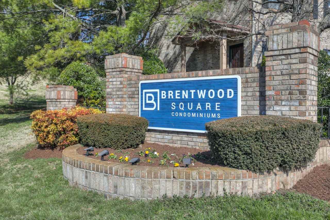 103 Brentwood Sq - Photo 4 of 13