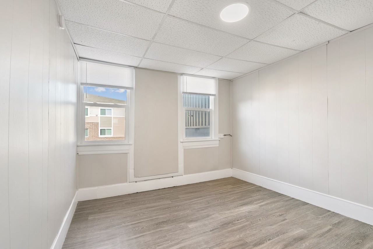 2022 1/2 College St - Photo 5 of 9