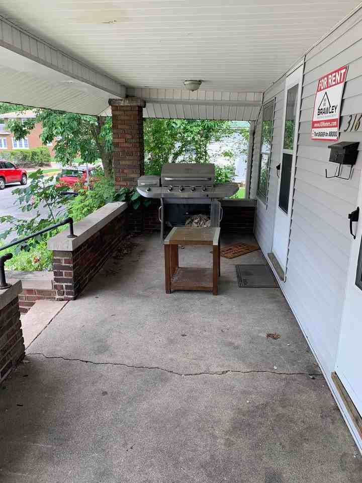 316 E 8th St - Photo 3 of 17