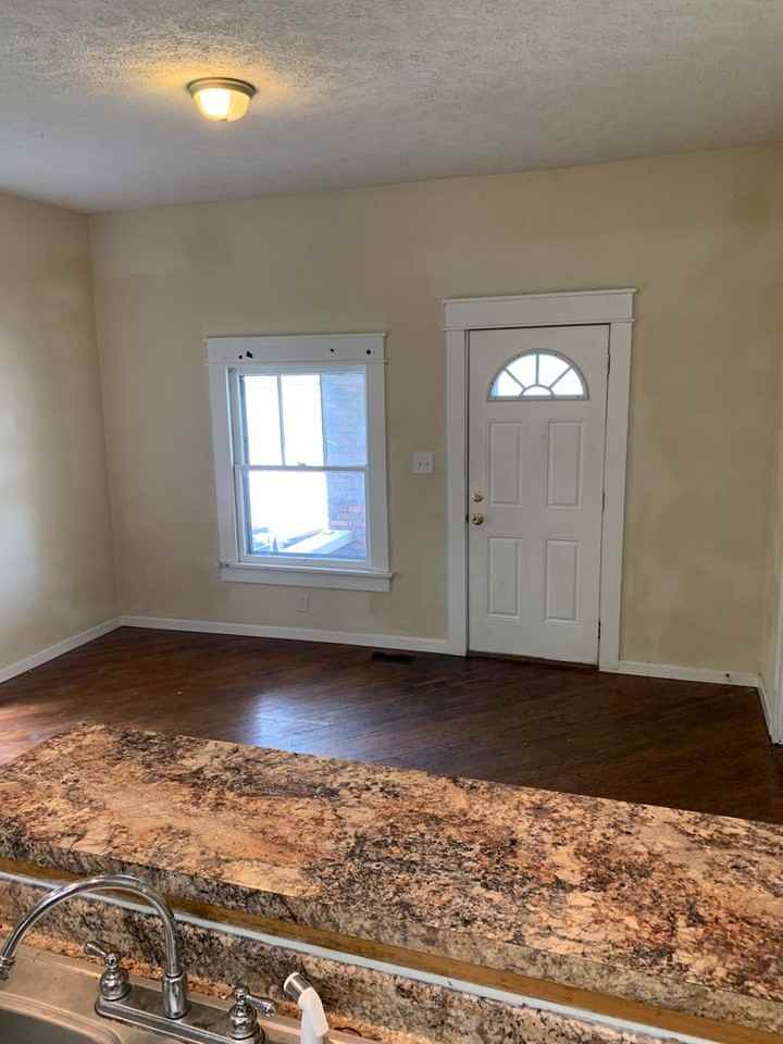 316 E 8th St - Photo 4 of 17