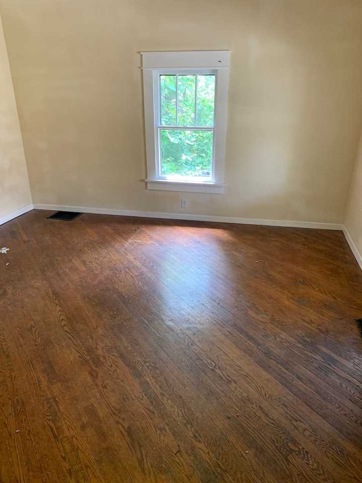 316 E 8th St - Photo 5 of 17