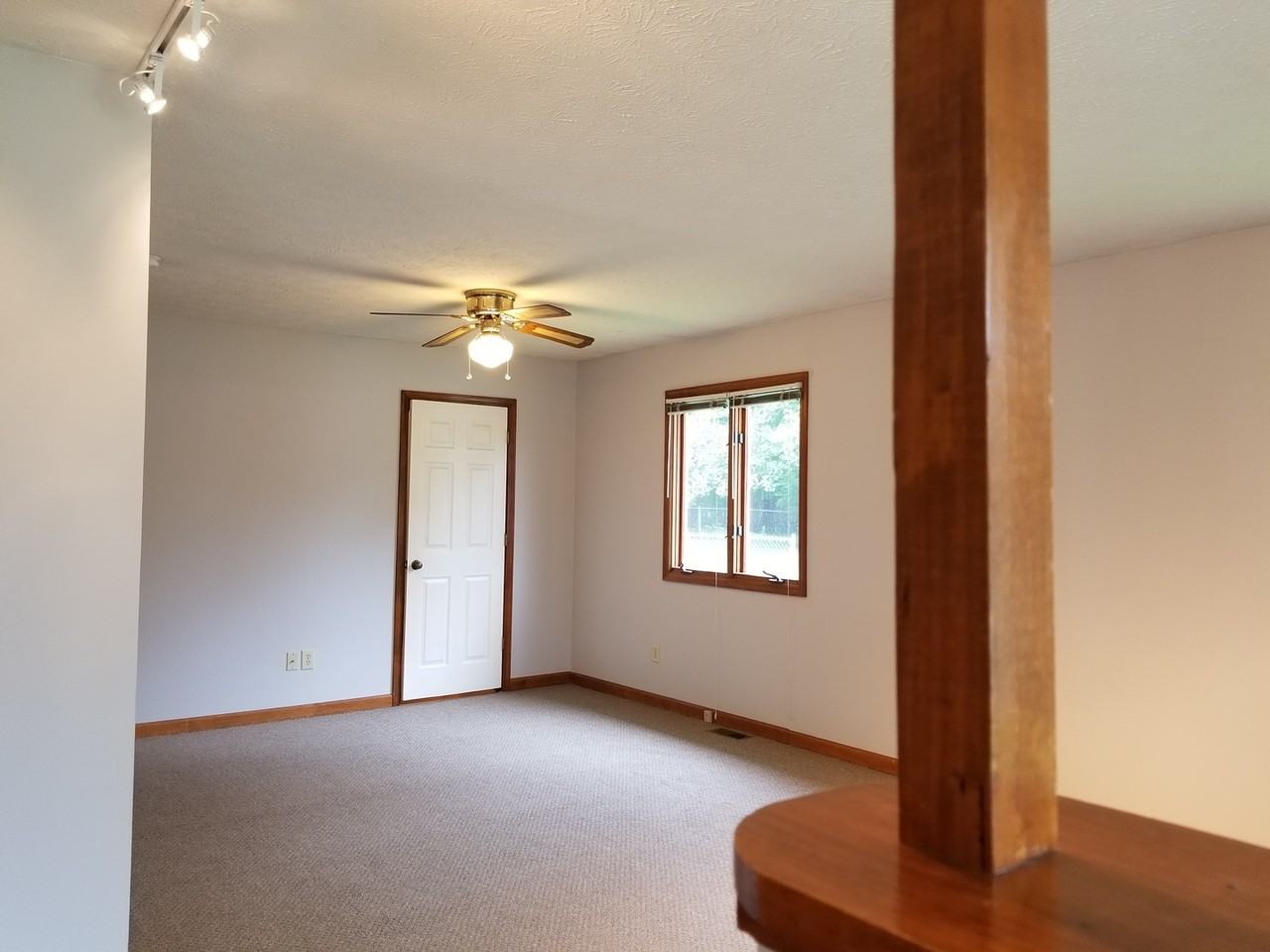 1615 E Thornton Dr - Photo 4 of 26