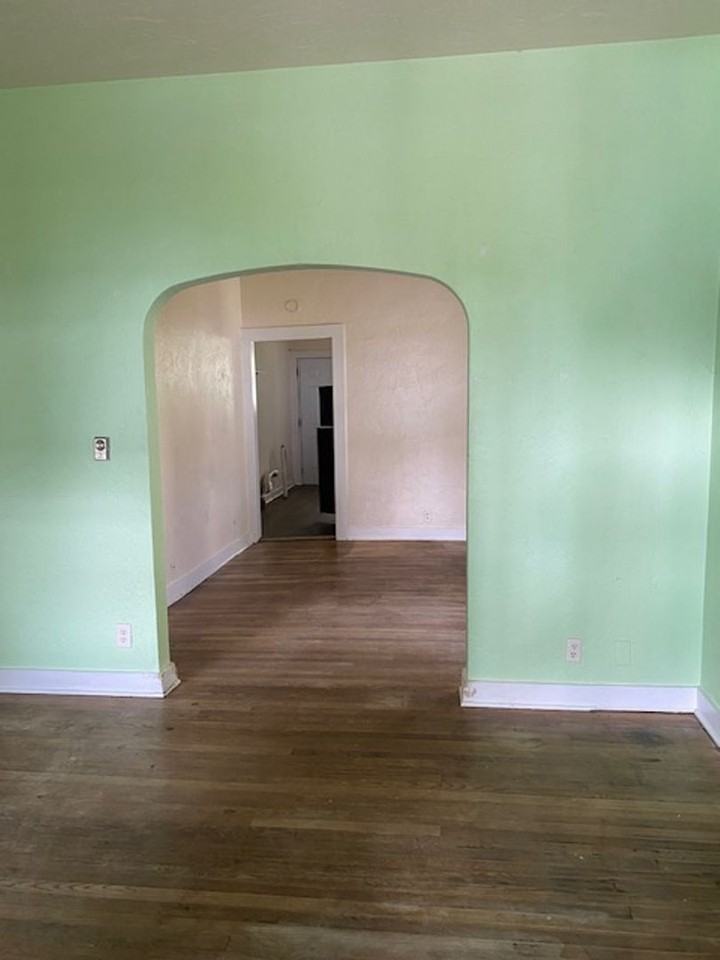 506 Se 2nd St - Photo 2 of 17