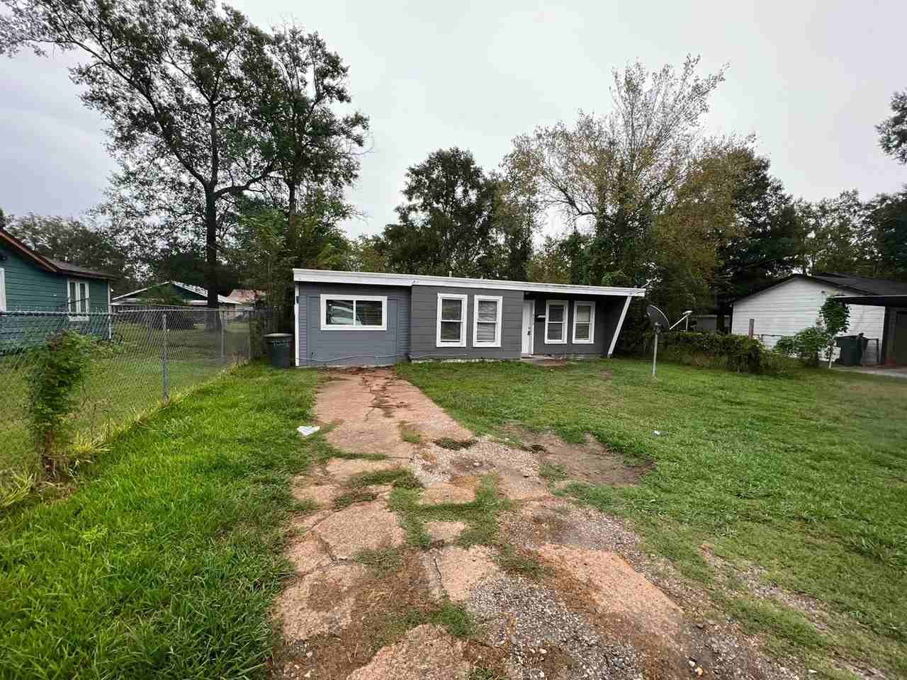 4620 Galveston St - Photo 2 of 11