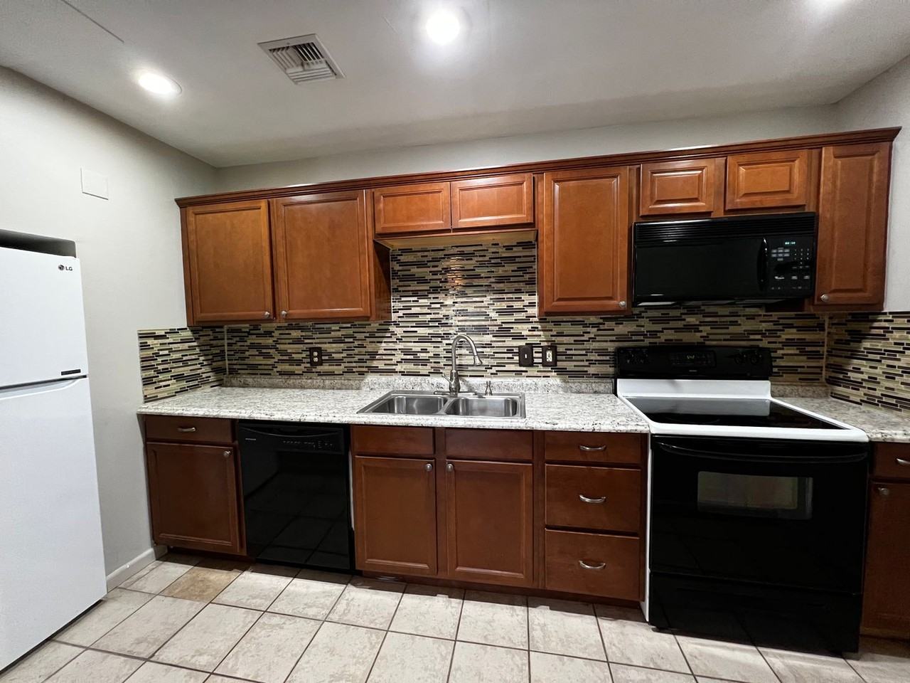 1008 S College Rd #203 - Photo 3 of 16