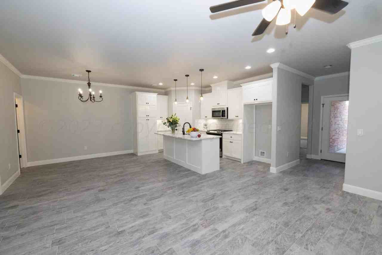 2802 Conner Dr - Photo 2 of 12