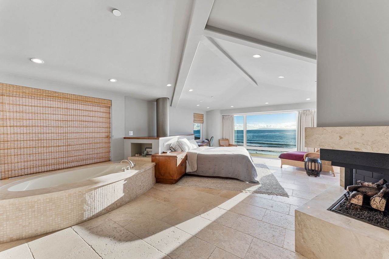 2956 Solimar Beach Dr - Photo 7 of 50