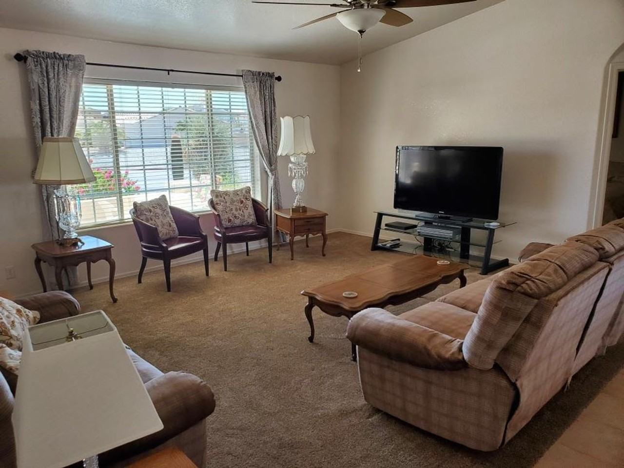 1391 Mcculloch Blvd S - Photo 2 of 28