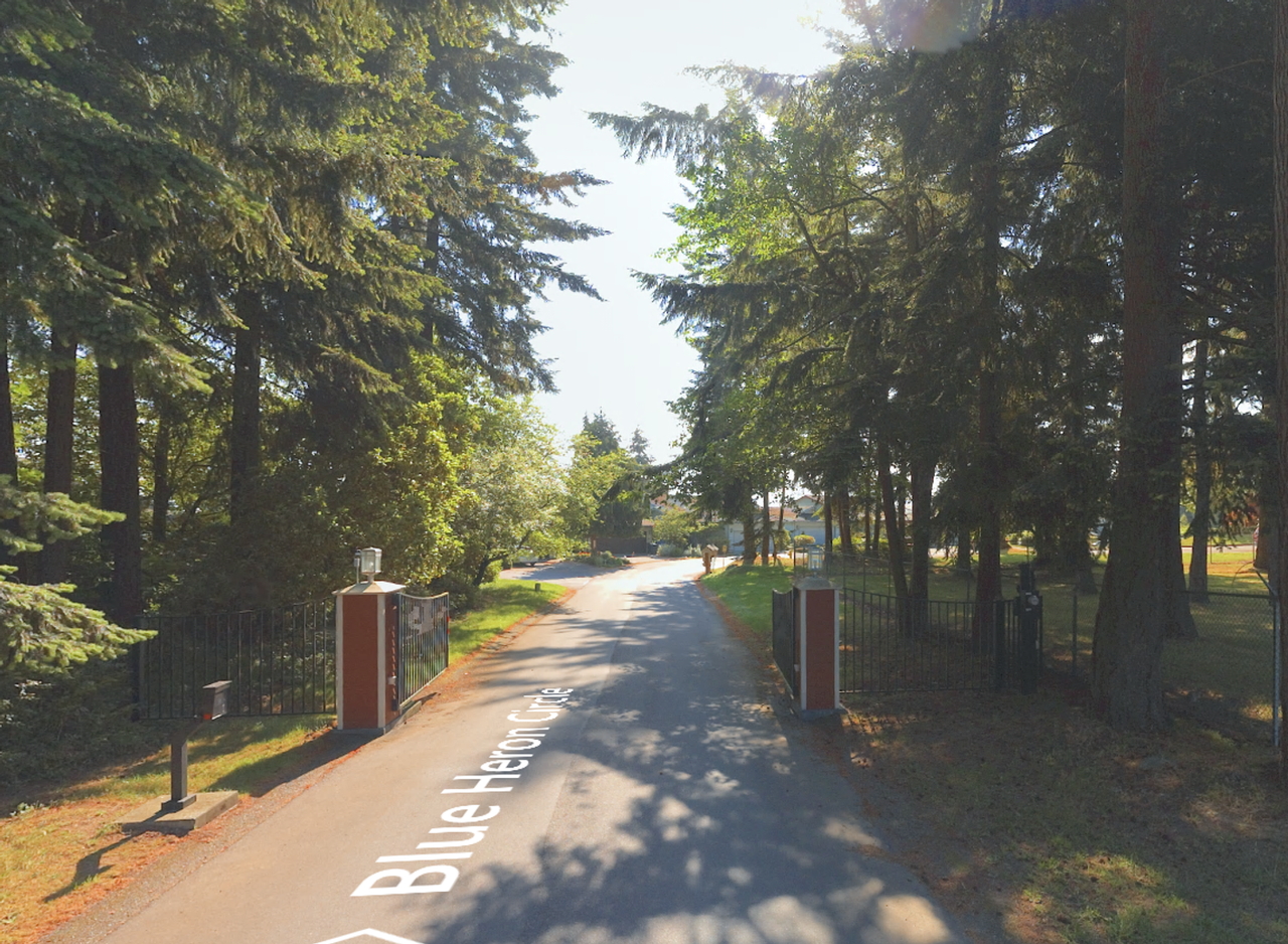 4210 Blue Heron Cir #B - Photo 2 of 29