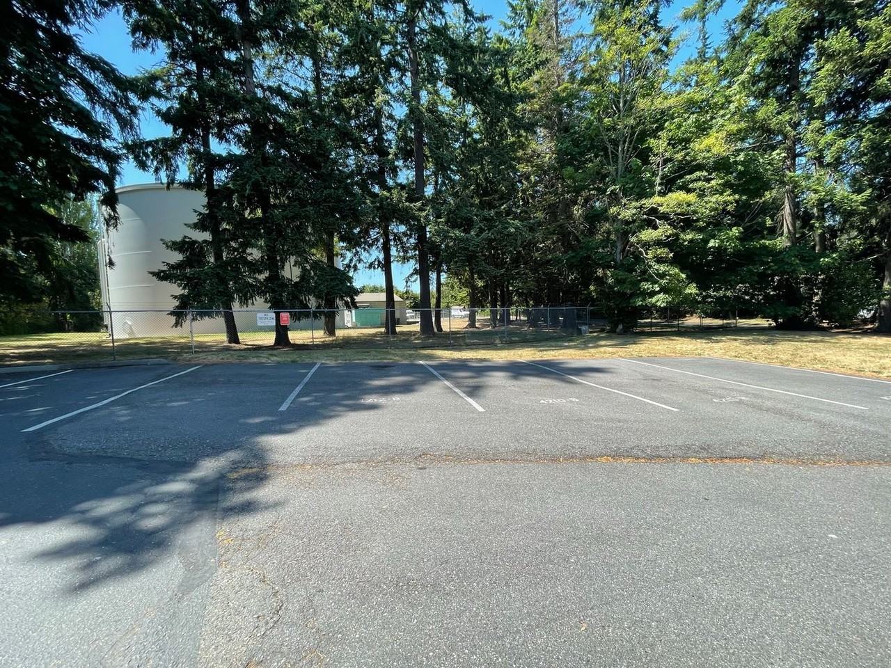 4210 Blue Heron Cir #B - Photo 5 of 29