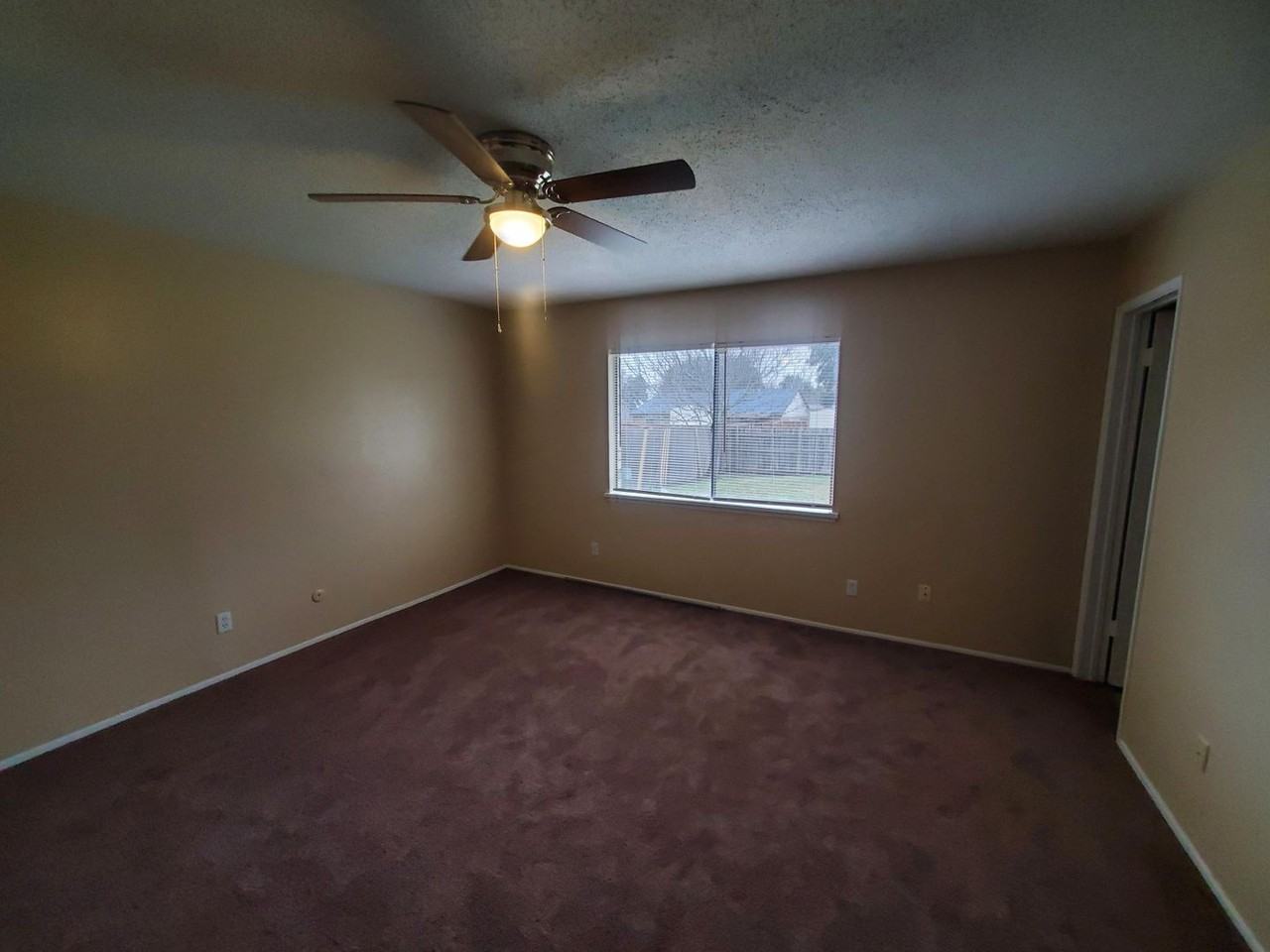 4210 Blue Creek Dr - Photo 3 of 11