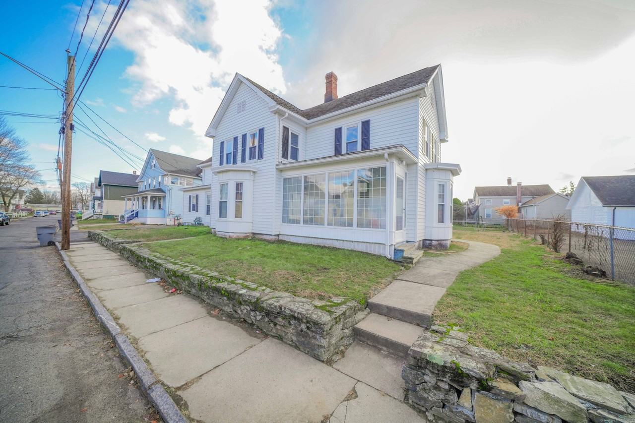 12 Walnut St, Enfield, CT 06082 3 Bedroom House for 1,600/month Zumper