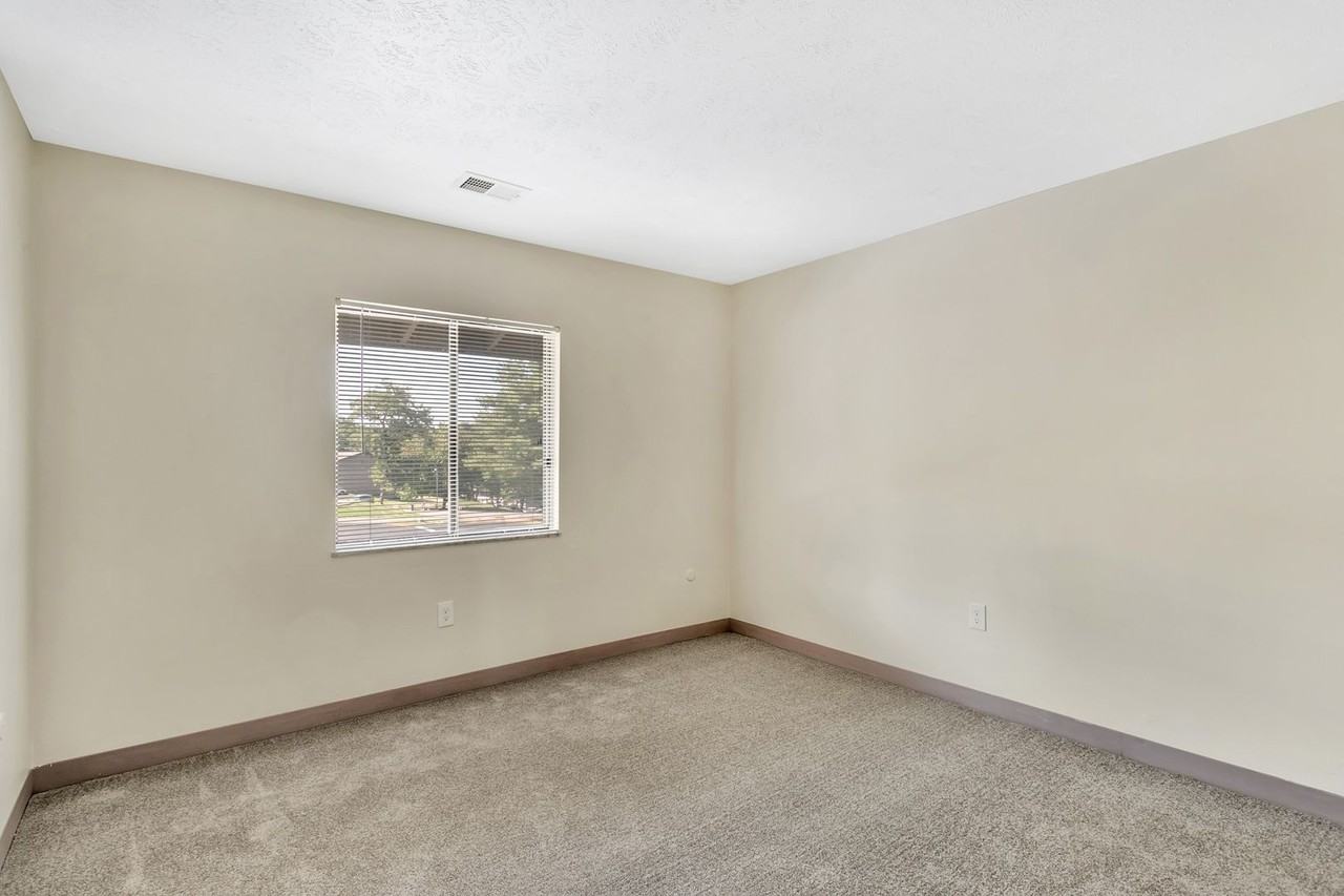 Thorn Run Apartments - Photo 5 of 50