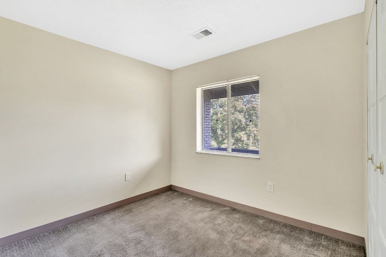 Thorn Run Apartments - Photo 6 of 50