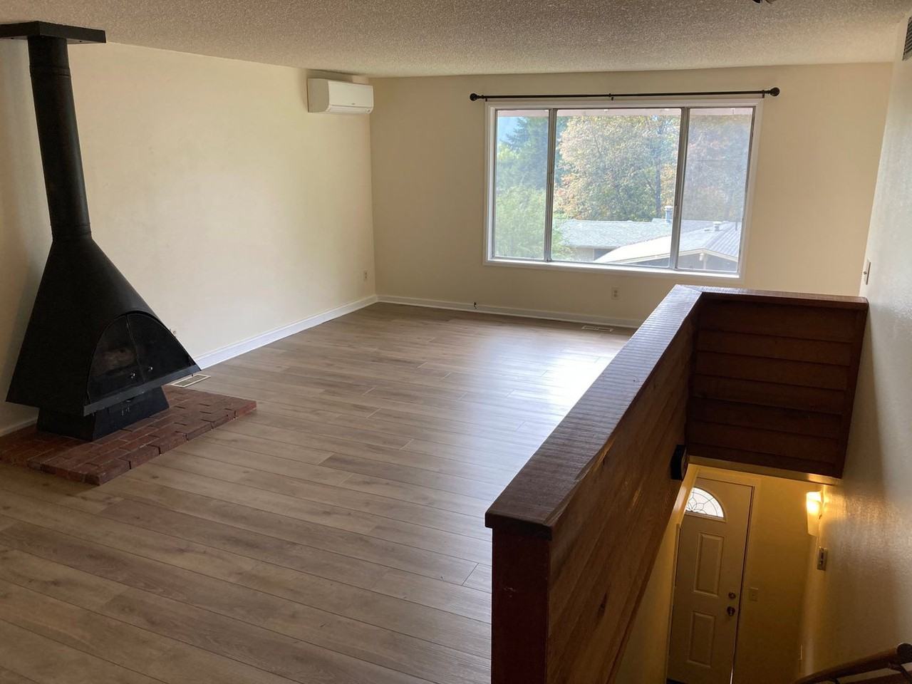 3791 Onyx St - Photo 4 of 26