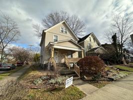 featured image of 2300 Indianola Ave