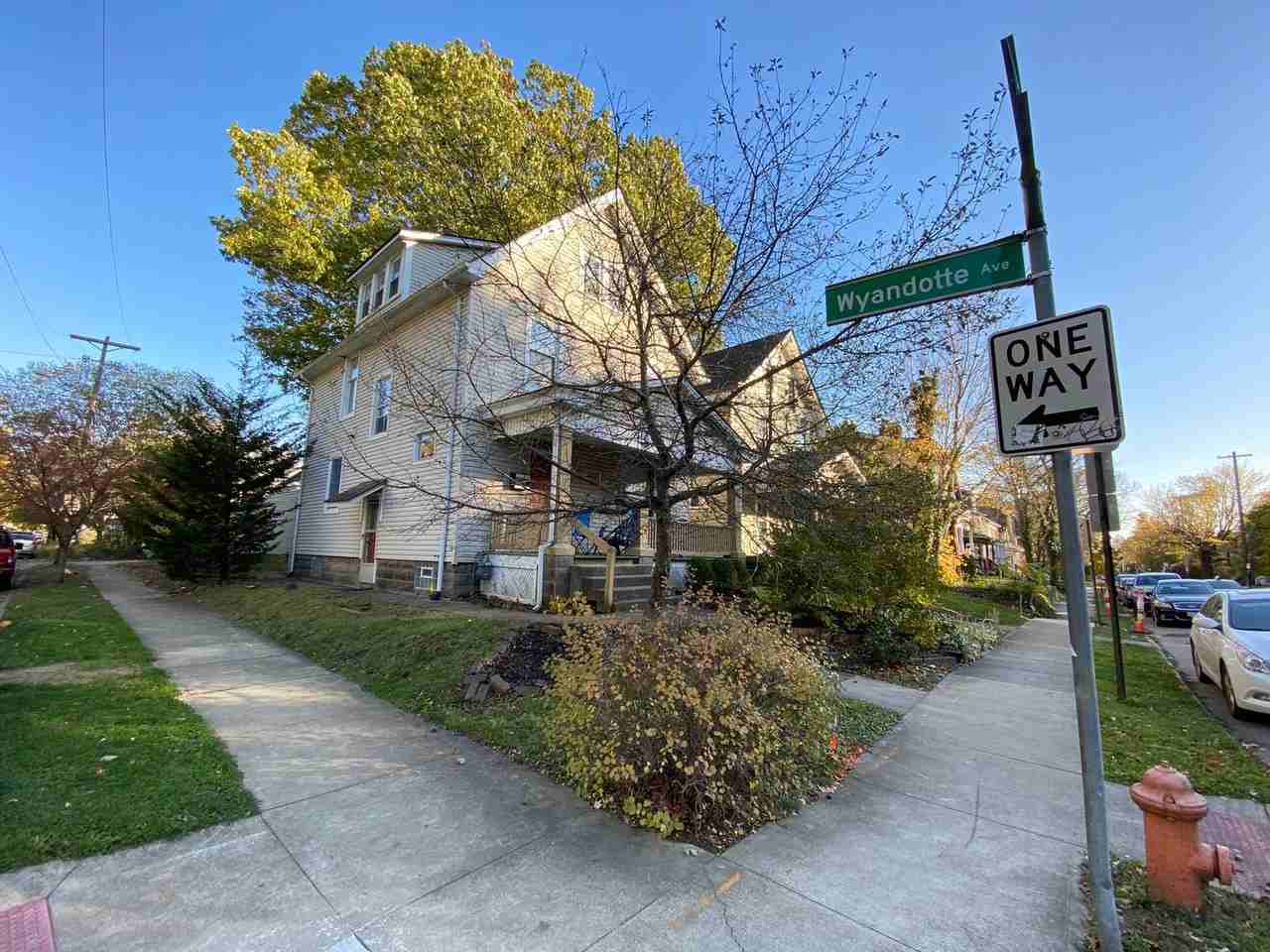 2300 Indianola Ave - Photo 3 of 17