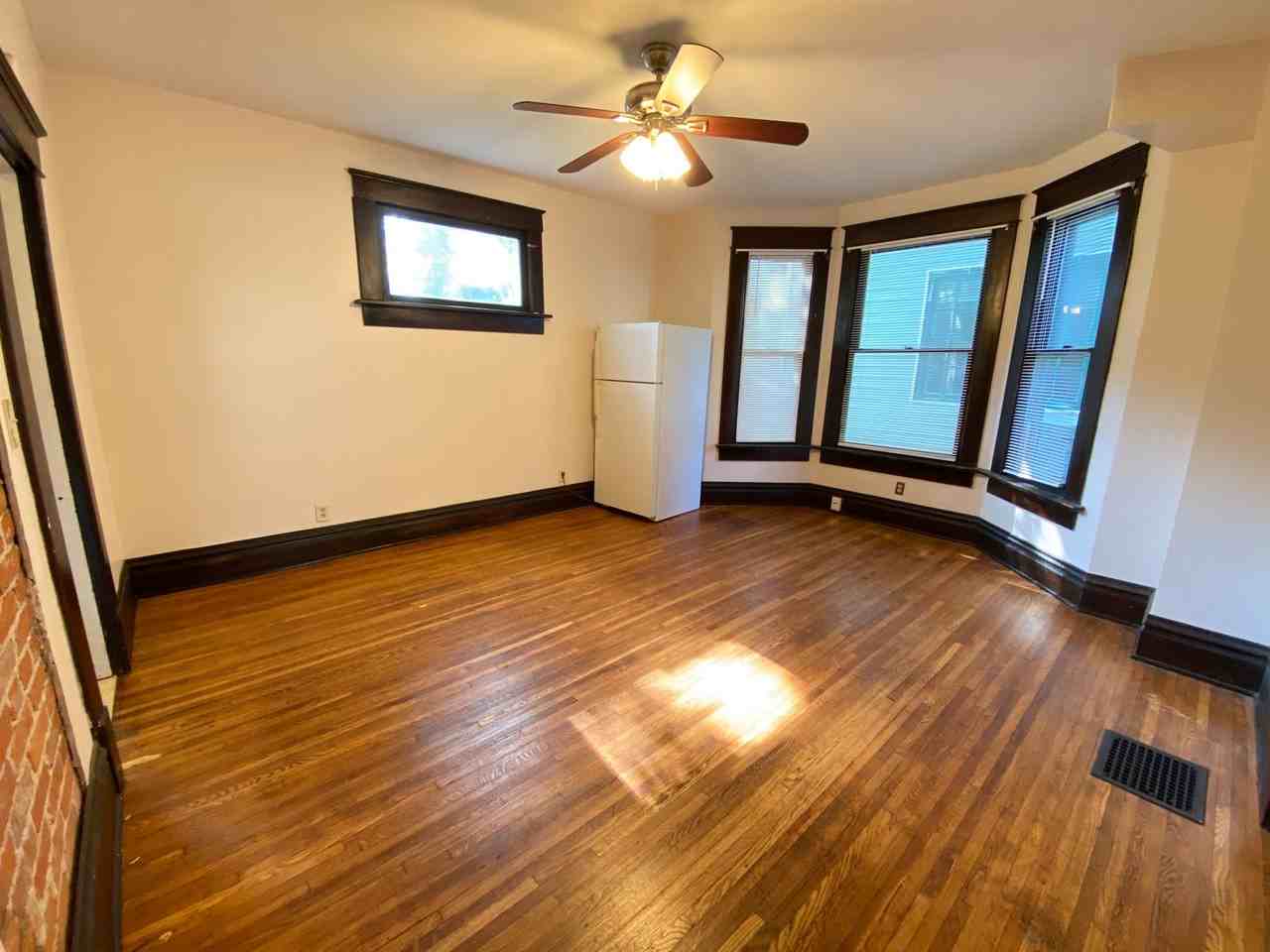 2300 Indianola Ave - Photo 6 of 17