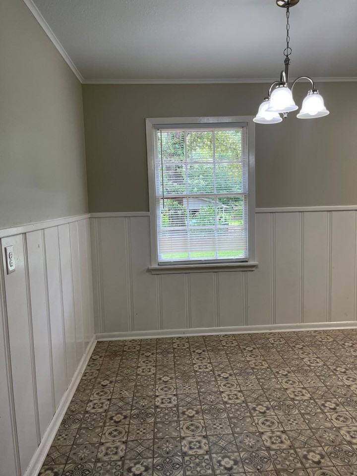 2427 Pearl St - Photo 3 of 10