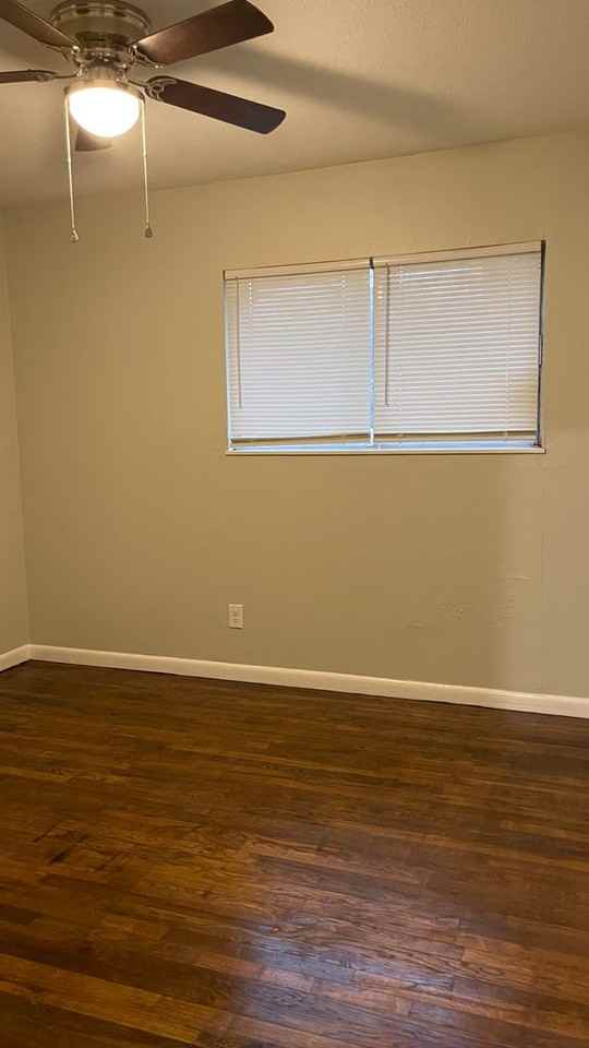 2427 Pearl St - Photo 7 of 10