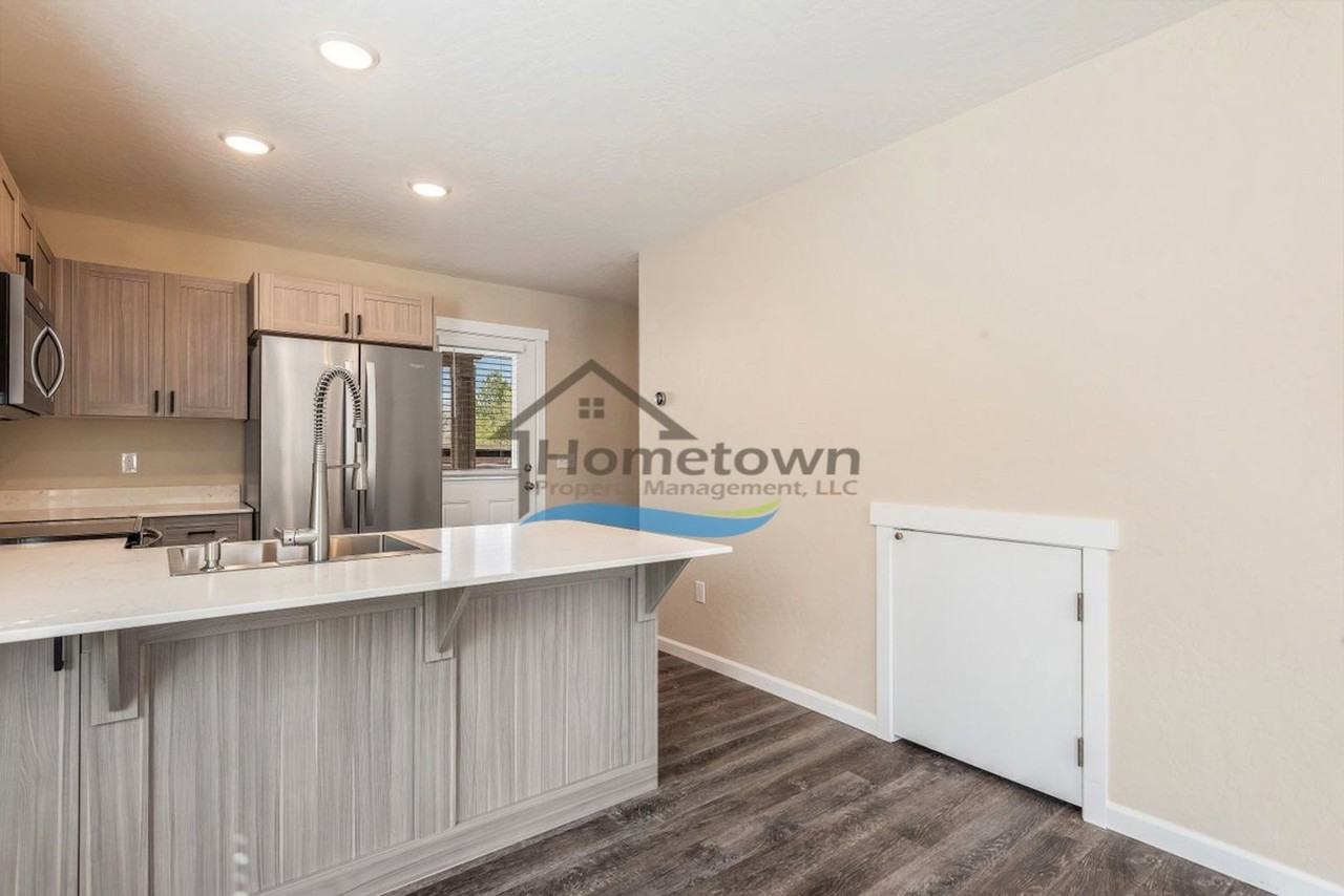 1357 N Sadee Ln - Photo 6 of 18