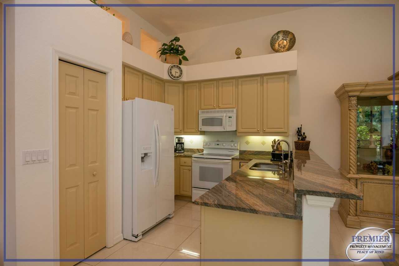 8526 Pepper Tree Way - Photo 2 of 19