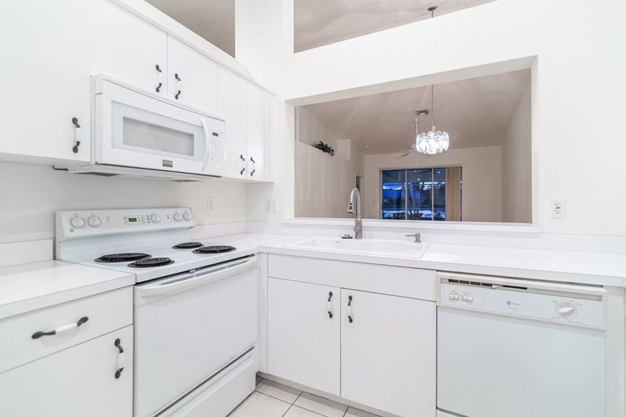 2230 Stacil Cir - Photo 5 of 36