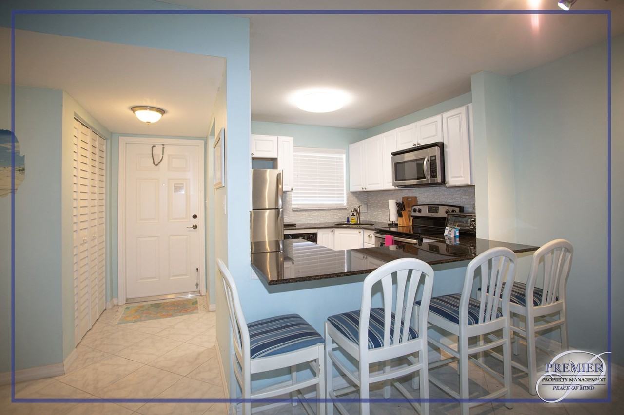 225 Turtle Lake Ct #106 - Photo 5 of 38