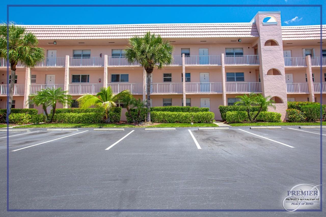 225 Turtle Lake Ct #106 - Photo 7 of 38