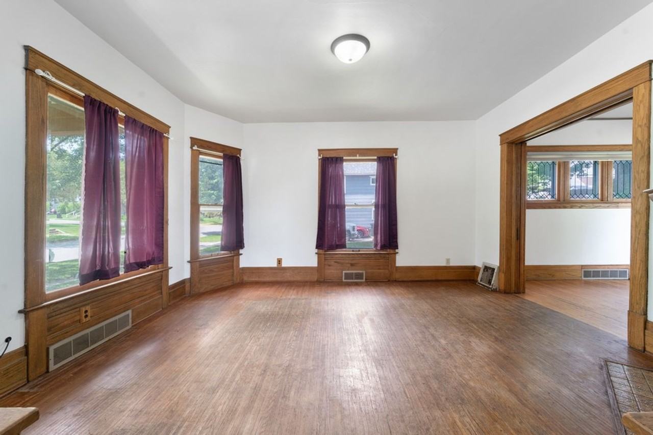 513 W 22nd St - Photo 6 of 17