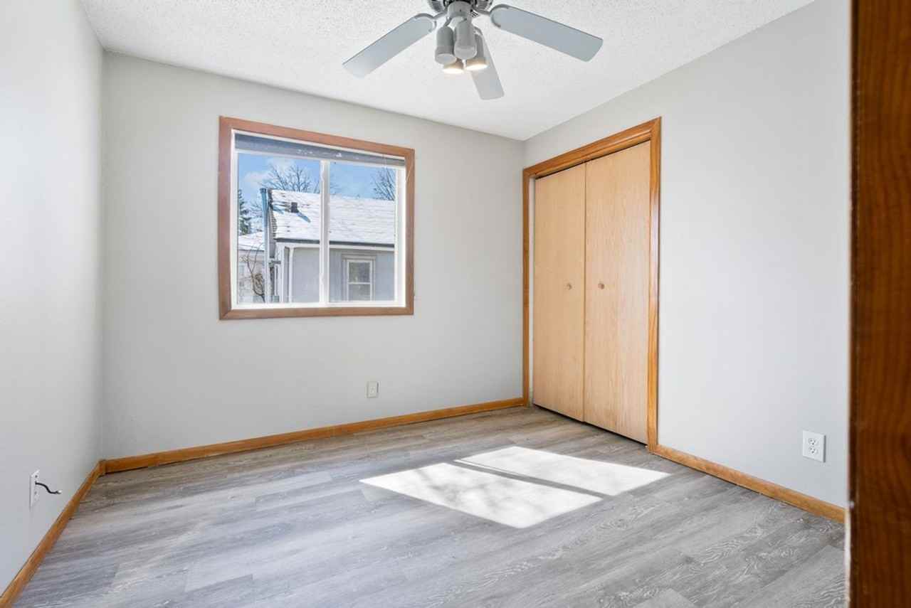 724 W 1st St - Photo 7 of 12