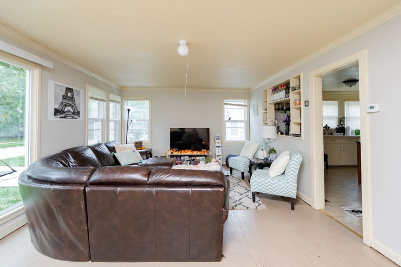 1915 Olive St - Photo 3 of 15