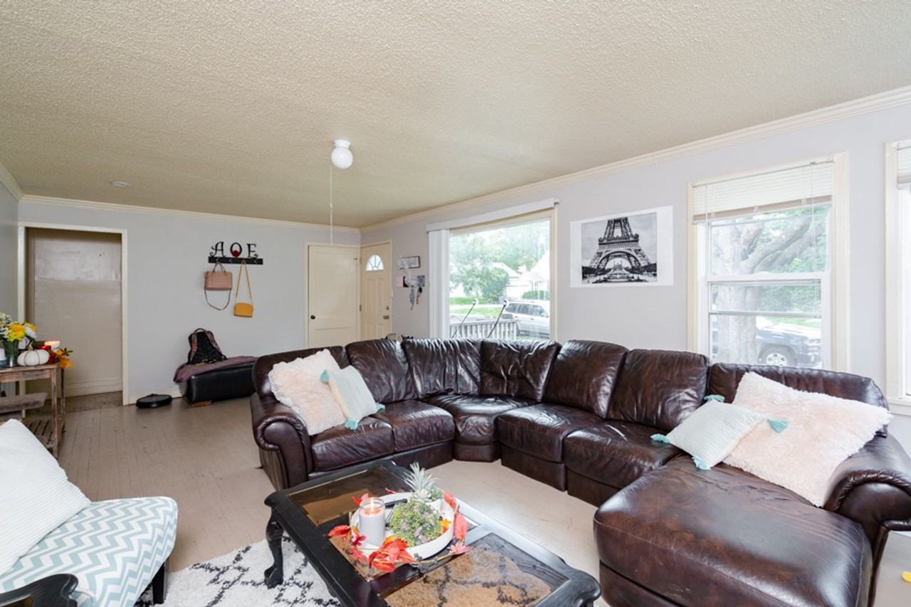 1915 Olive St - Photo 4 of 15