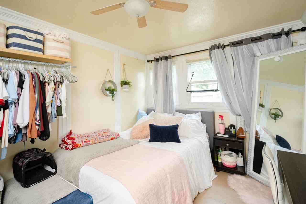 1915 Olive St - Photo 6 of 15